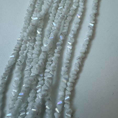 Бусины Алмазное стекло 4мм Pearl White AB (длина нити 37см)