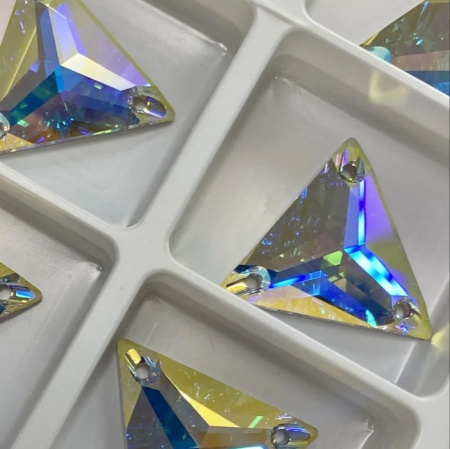 Нашивные кристаллы Swarovski Треугольник 16mm Crystal AB
