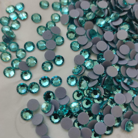 Стразы Qamar термо клеевые Light Turquoise 068 hot-fix Стразы Qamar термо клеевые Light Turquoise 068 hot-fix