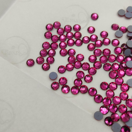 Стразы Qamar термо клеевые Ruby 058 hot-fix