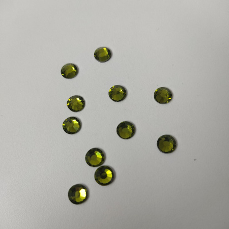 Стразы Qamar термо клеевые Olivine 023 hot-fix