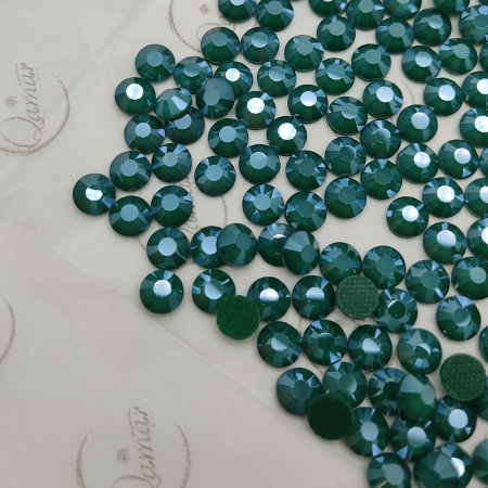 Стразы Qamar термо клеевые Glaze Royal Green 20109 hot-fix