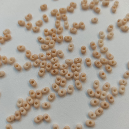 Бусины в виде арахиса Matsuno Peanut Beads 4x2mm P4001-MA